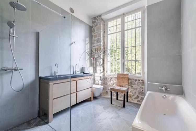 MOUGINS - PROPRIÉTÉ EN PIERRE FIN XIXᵉ – CALME ABSOLU
