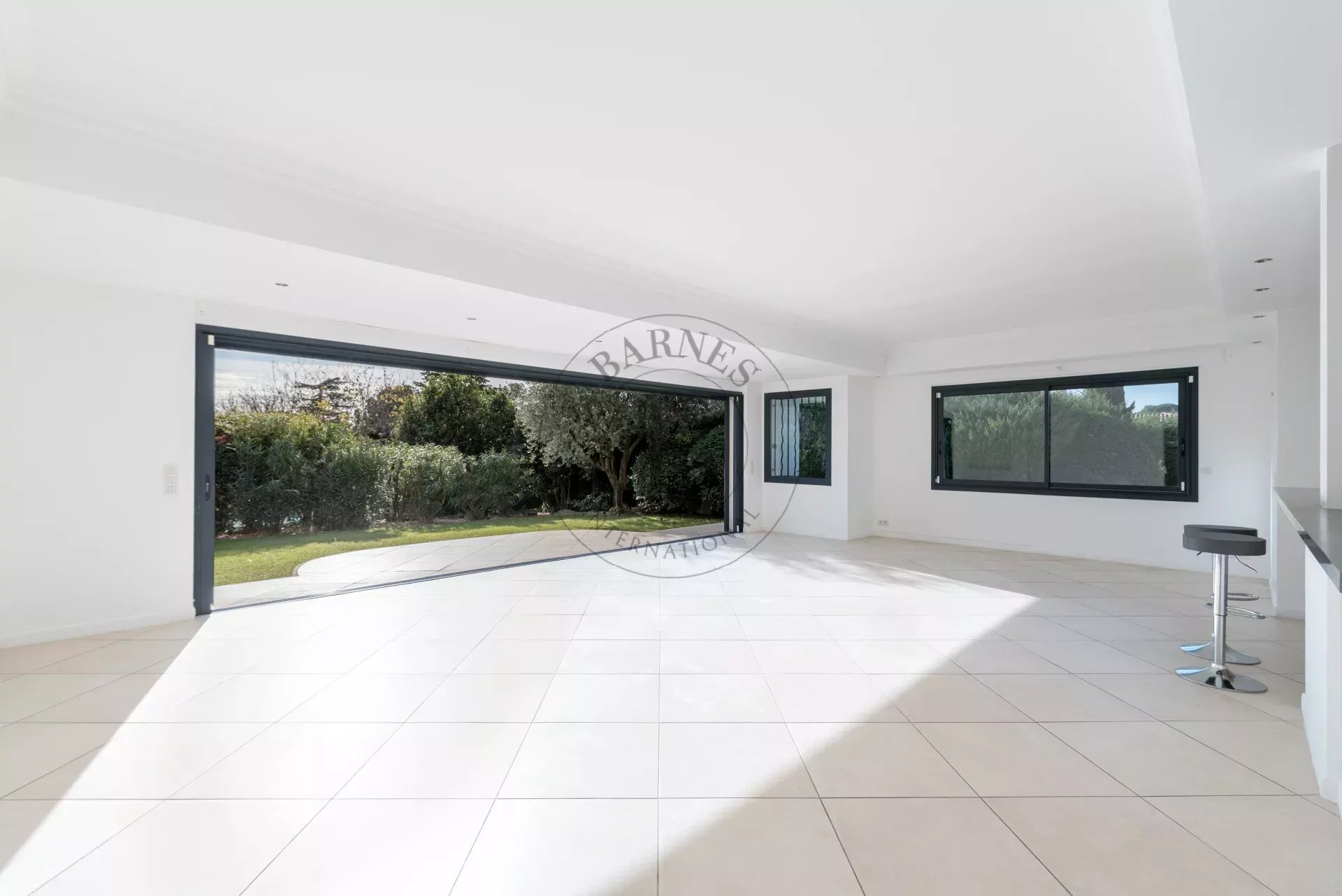 MOUGINS – VILLA DE PLAIN-PIED