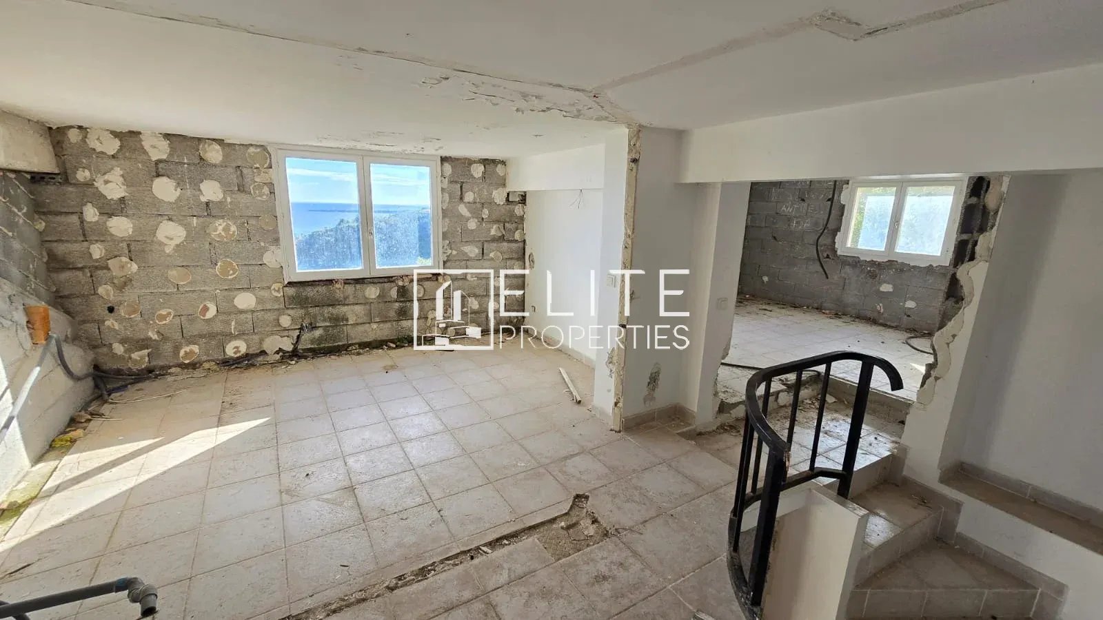 MAISON INDIVIDUELLE 7 PIÈCES 180 m² – VUE MER PANORAMIQUE – VALLAURIS