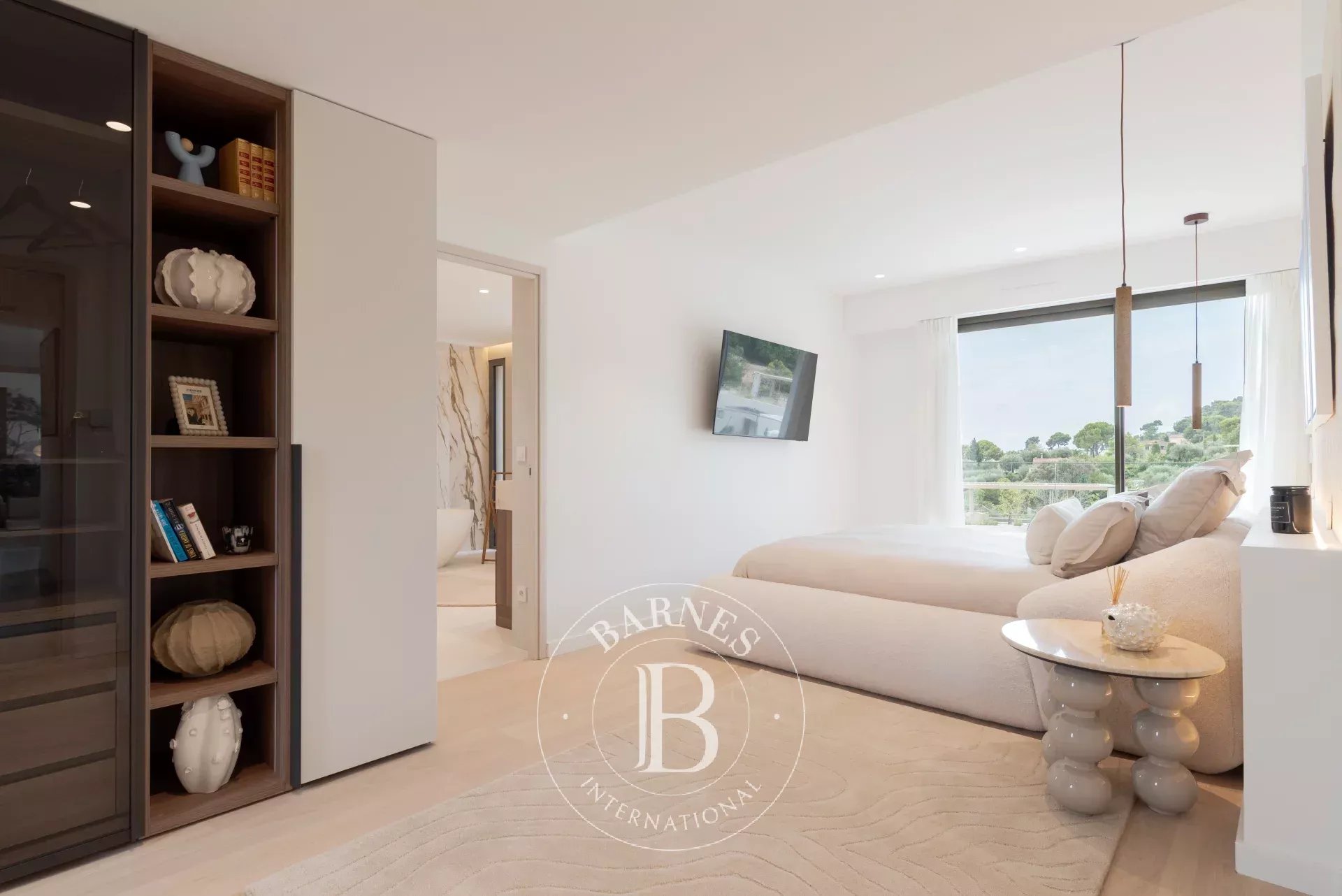 MOUGINS – VILLA CONTEMPORAINE – 5 CHAMBRES – VUE PANORAMIQUE