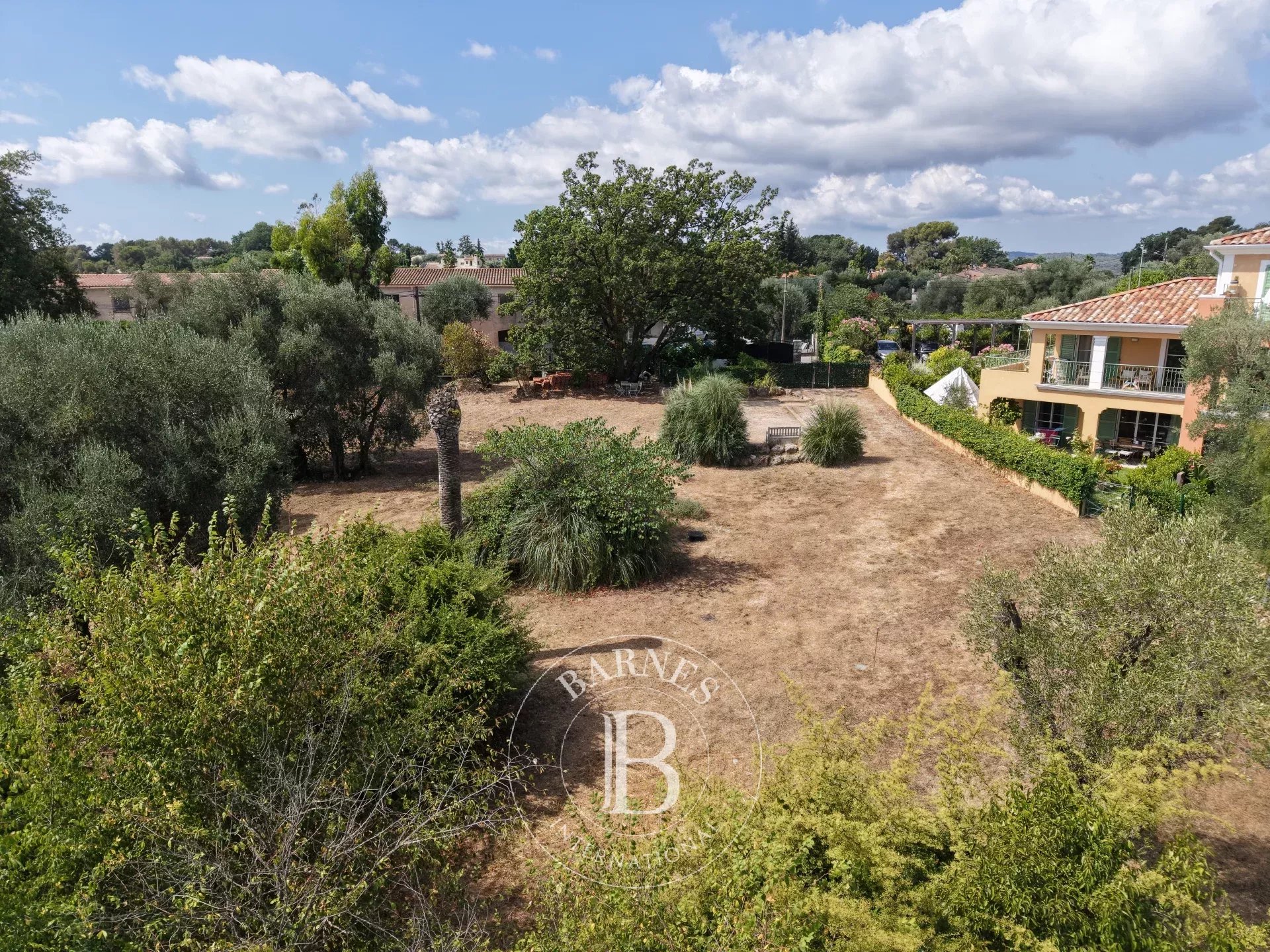 Roquefort les Pins - Terrain Calme Plat