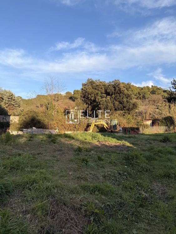 TERRAIN CONSTRUCTIBLE LA ROQUETTE SUR SIAGNE