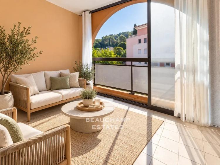Mougins Tournamy - Appartement 4 pièces au dernier étage