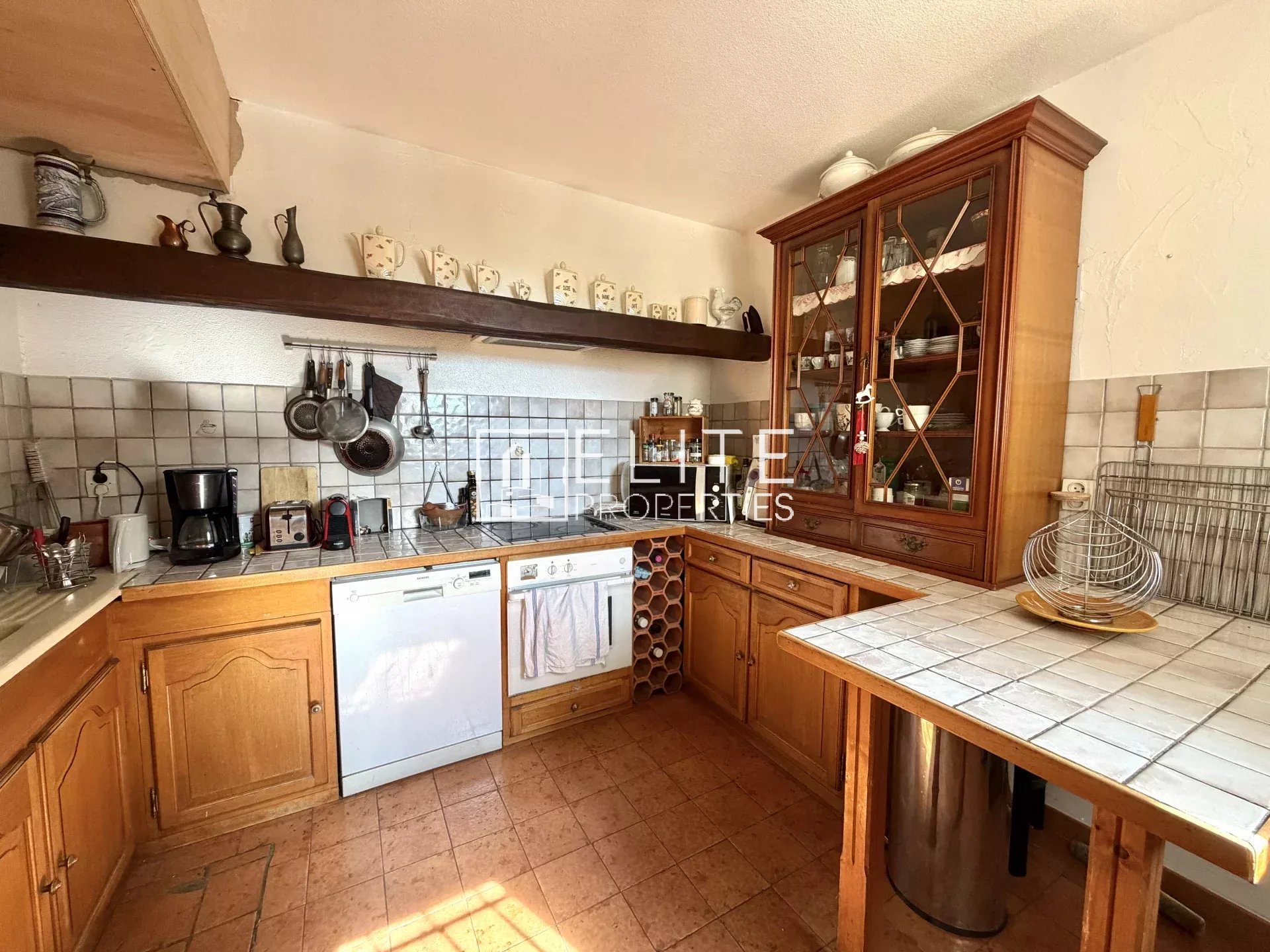 PÉGOMAS – MAISON JUMELÉE – VUE COLLINES & APERÇU MER