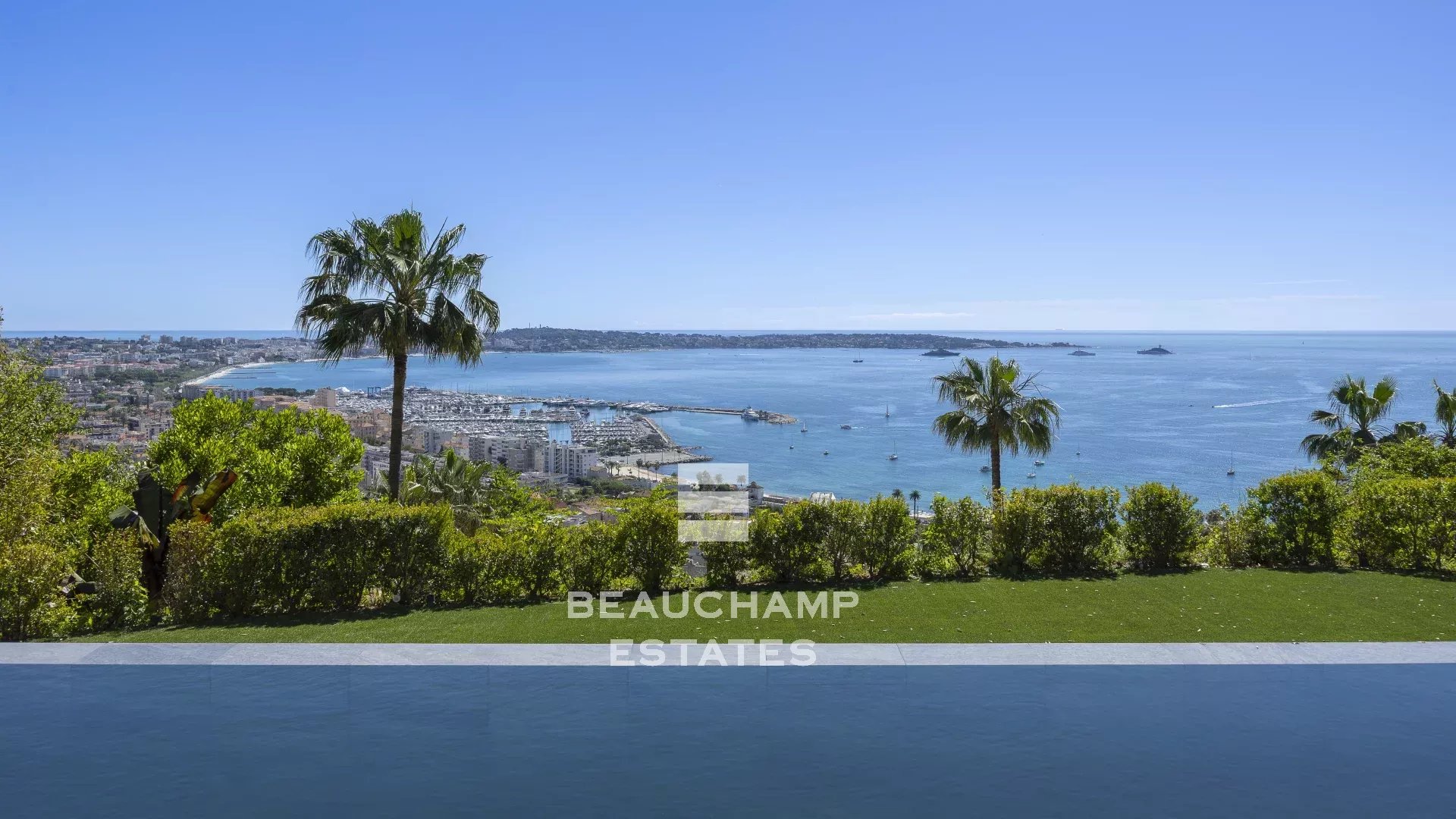 Villa contemporaine 5 chambres avec vue mer et pisicine - Golf Juan