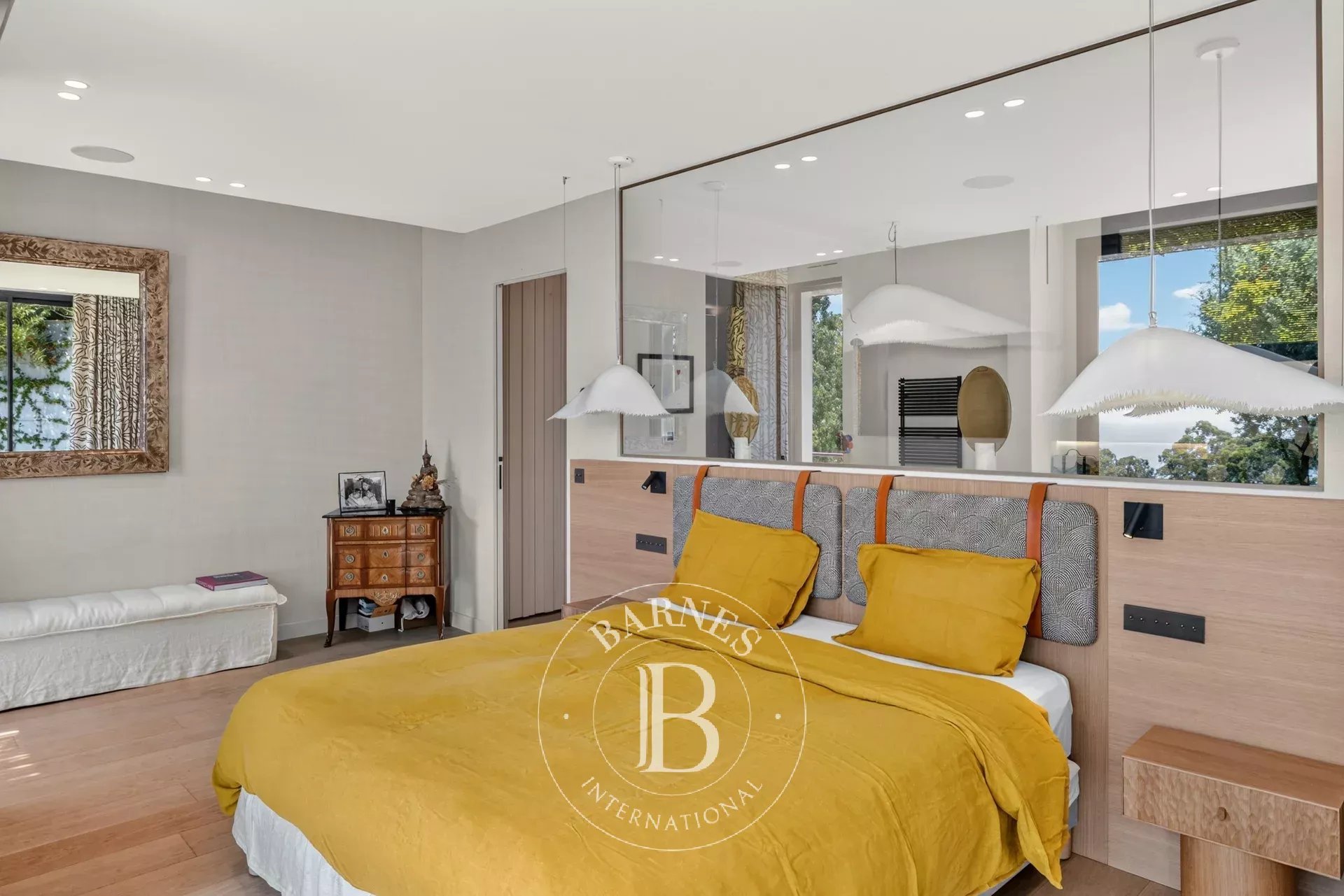 SUPER CANNES - VILLA CONTEMPORAINE AVEC VUE MER PANORAMIQUE
