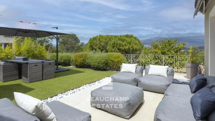 Villa moderne 5 chambres avec vue colline - Mougins