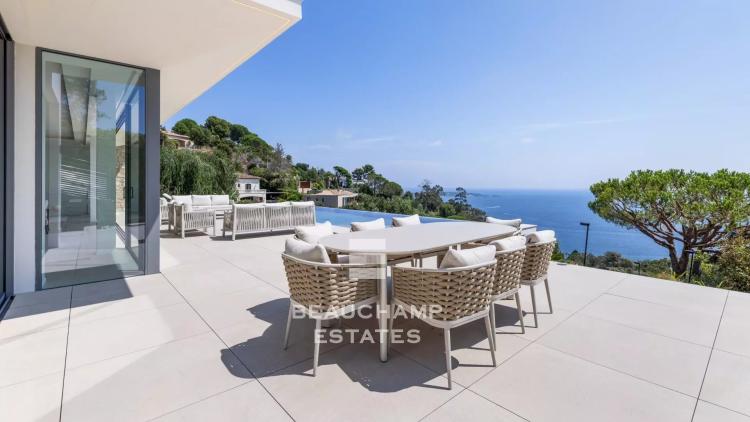 Villa contemporaine 4 chambres avec vue mer – Super Cannes