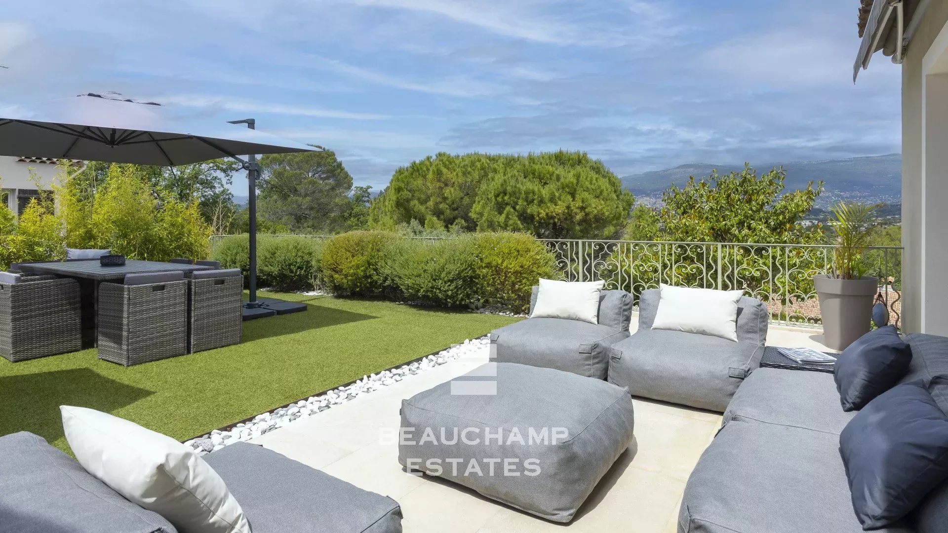 Villa moderne 5 chambres avec vue colline - Mougins
