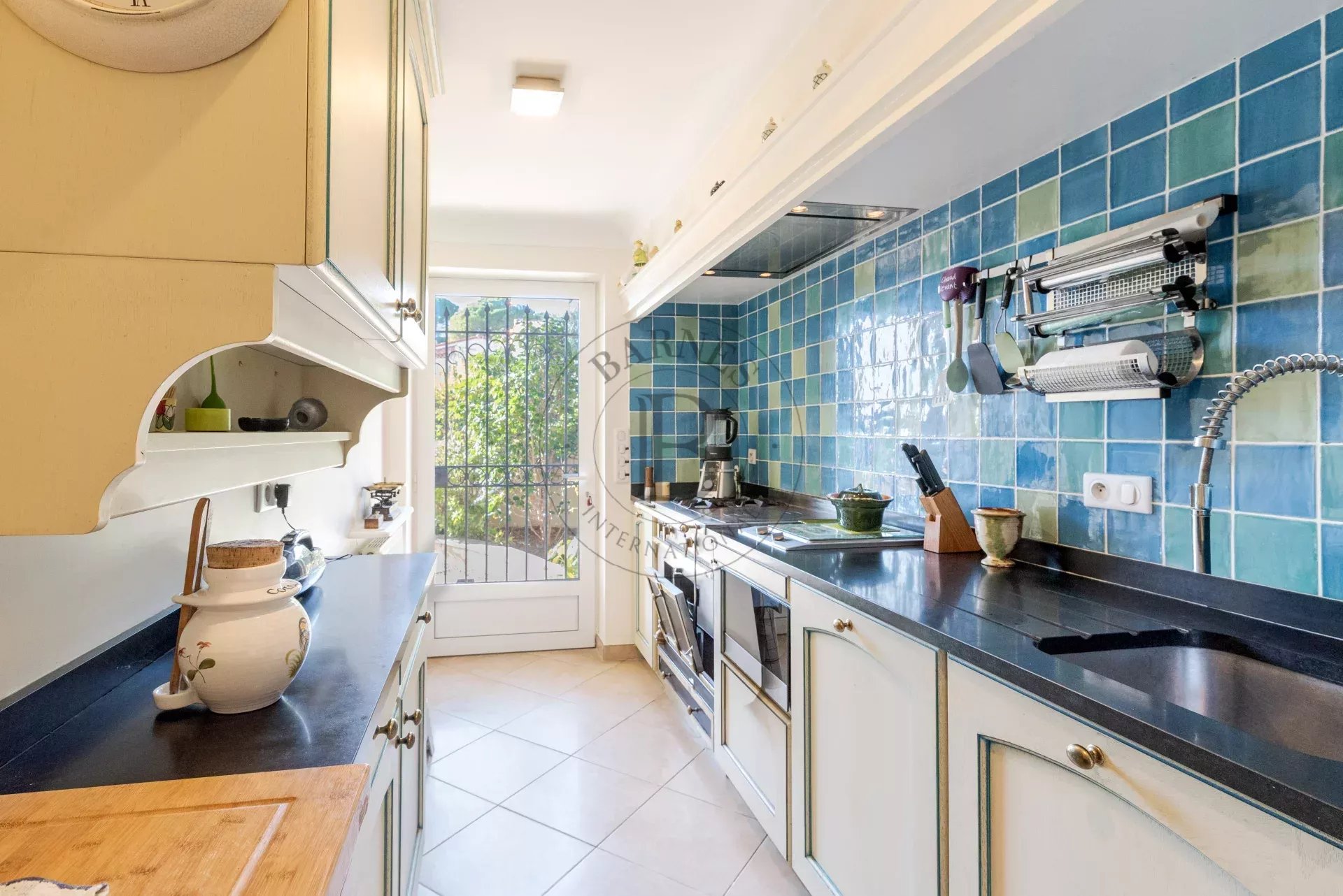 MOUGINS – COURTELINE – PROPRIÉTÉ AVEC VUE MER PANORAMIQUE