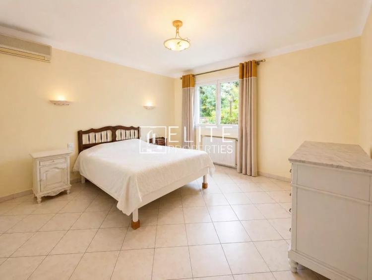EXCLUSIVITE - LA ROQUETTE SUR SIAGNE , maison de 4 logements sur parcelle de 1990 m²