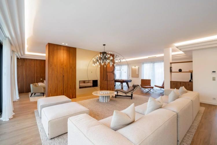 MOUGINS - VILLA MODERNE - VUE DÉGAGÉE
