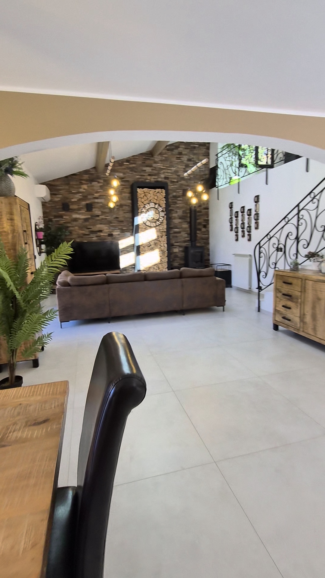 Roquefort-les-Pins – Villa rénovée de 208 m² avec piscine chauffée et jardin